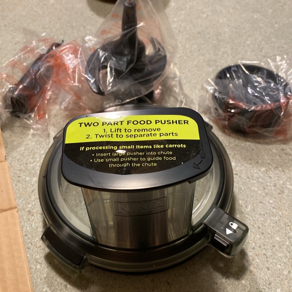 Ninja Professional Kitchen System + Smoothie Blender - Picture 5 of 7